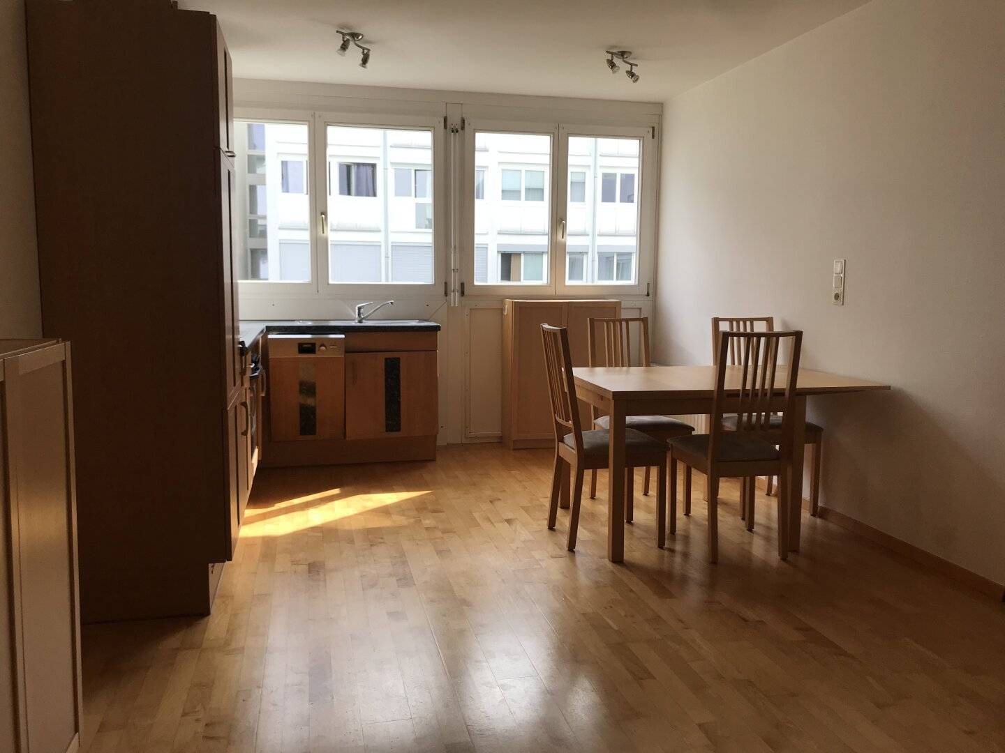 Beautifully maintained 2-room apartment in central location of Innsbruck available for rent immediately