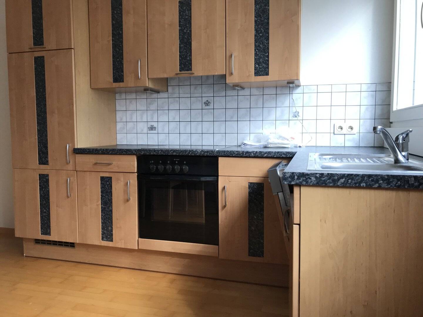 Beautifully maintained 2-room apartment in central location of Innsbruck available for rent immediately