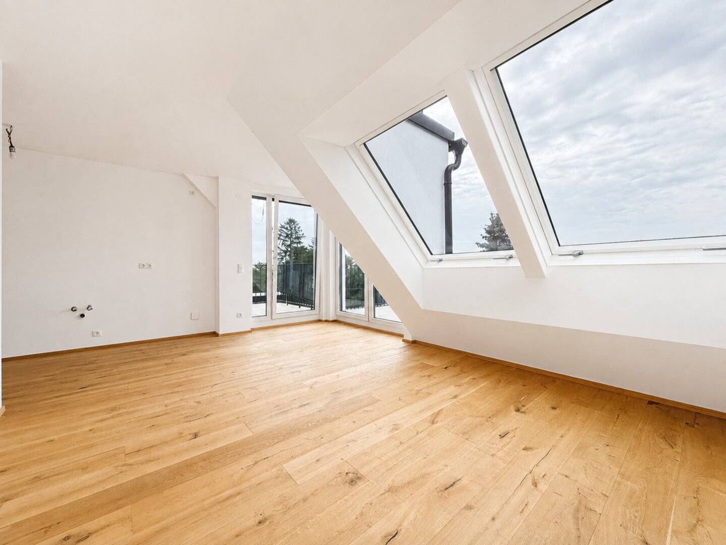Unique 2-room attic apartment with sunny terrace in 1220 Vienna