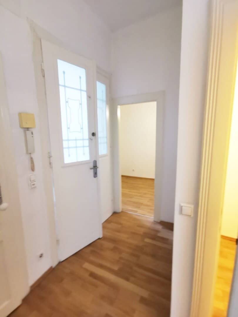 2 1/2 room corner apartment / suitable for 2-person flatshare