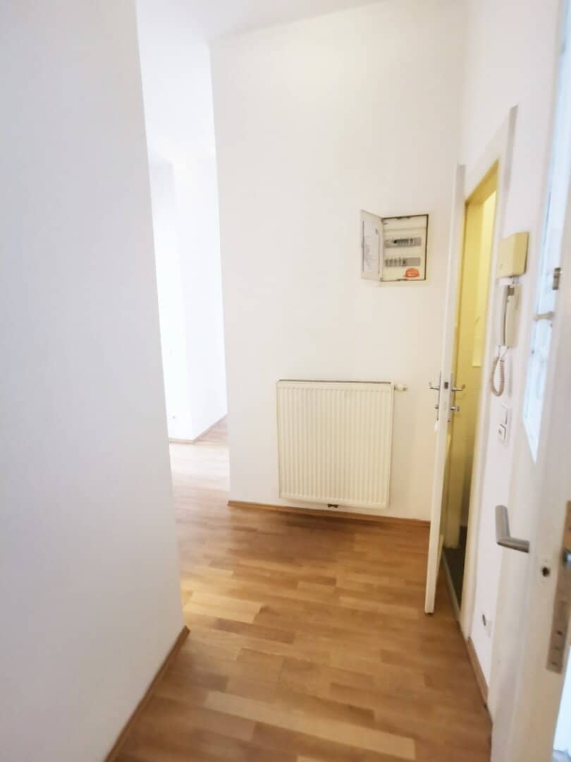 2 1/2 room corner apartment / suitable for 2-person flatshare