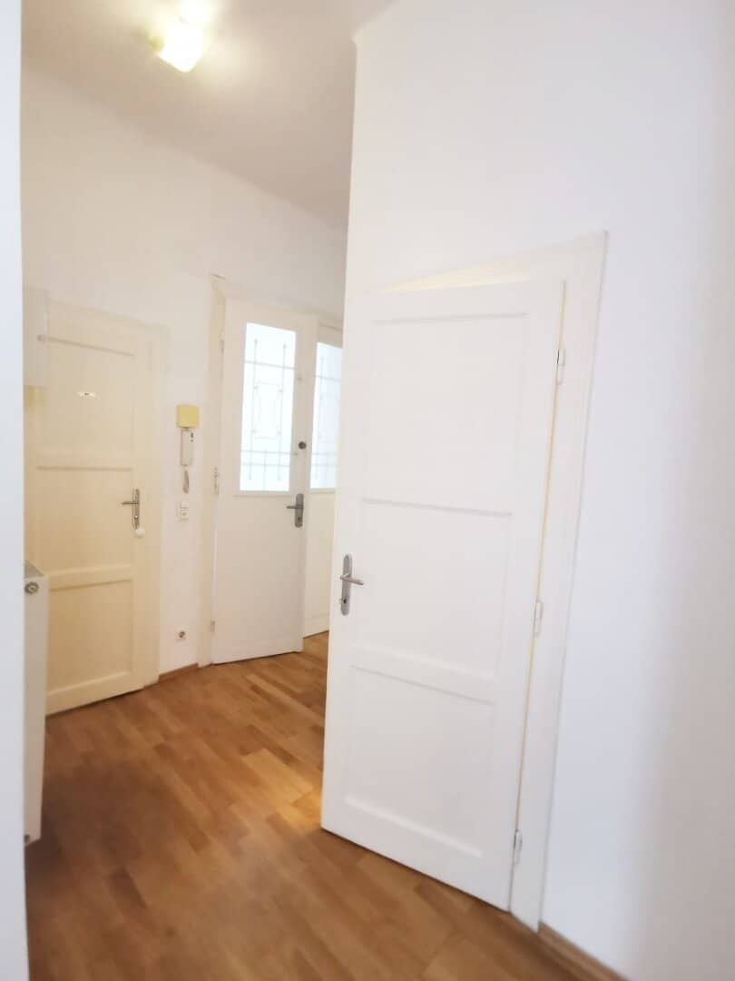 2 1/2 room corner apartment / suitable for 2-person flatshare