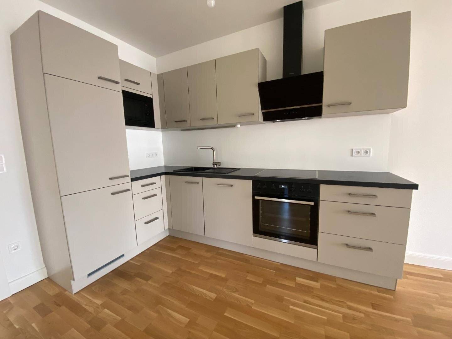 Modern 3 Room Rental Apartment in Lieboch with Covered Balcony and Parking Space