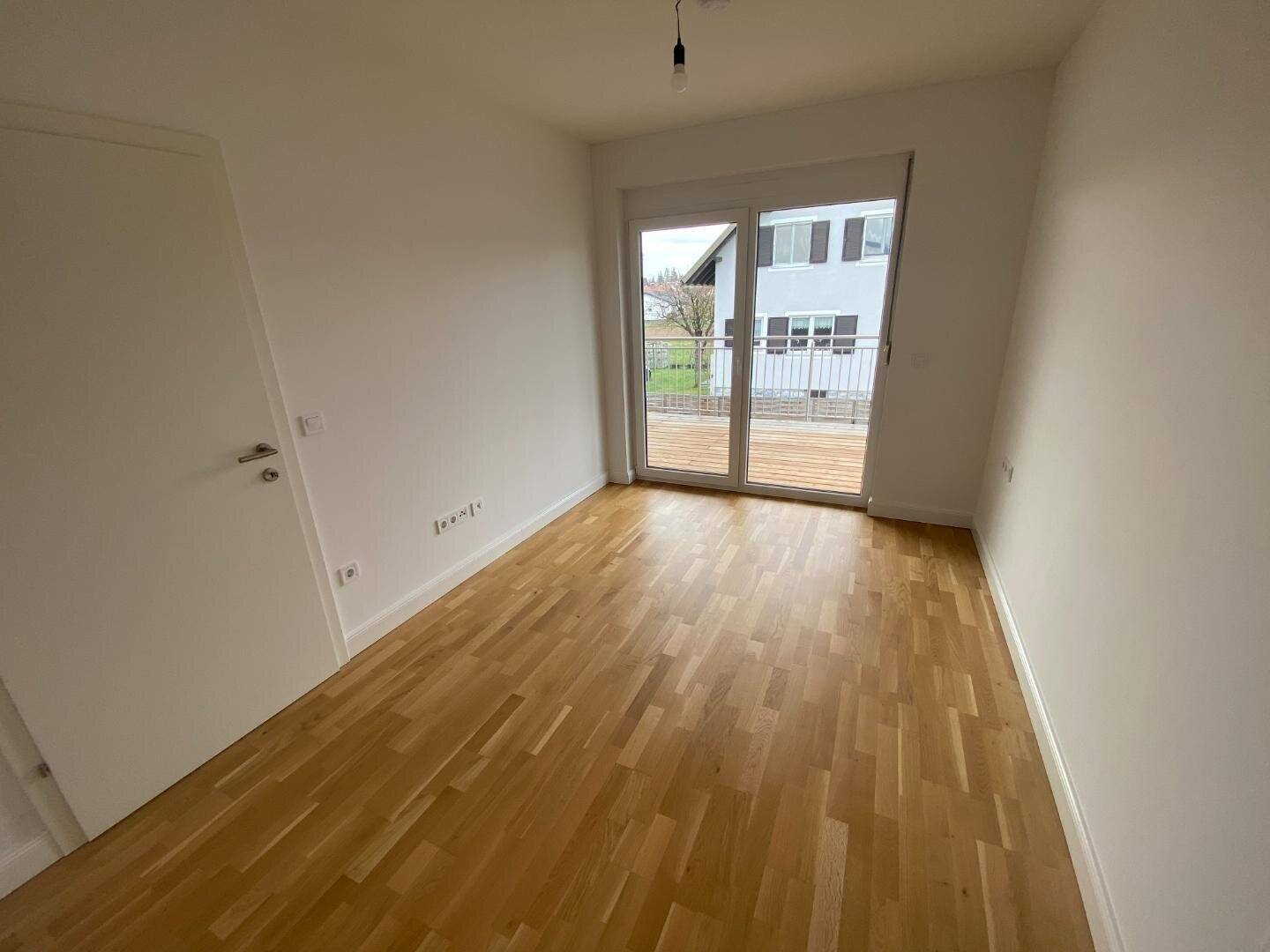 Modern 3 Room Rental Apartment in Lieboch with Covered Balcony and Parking Space