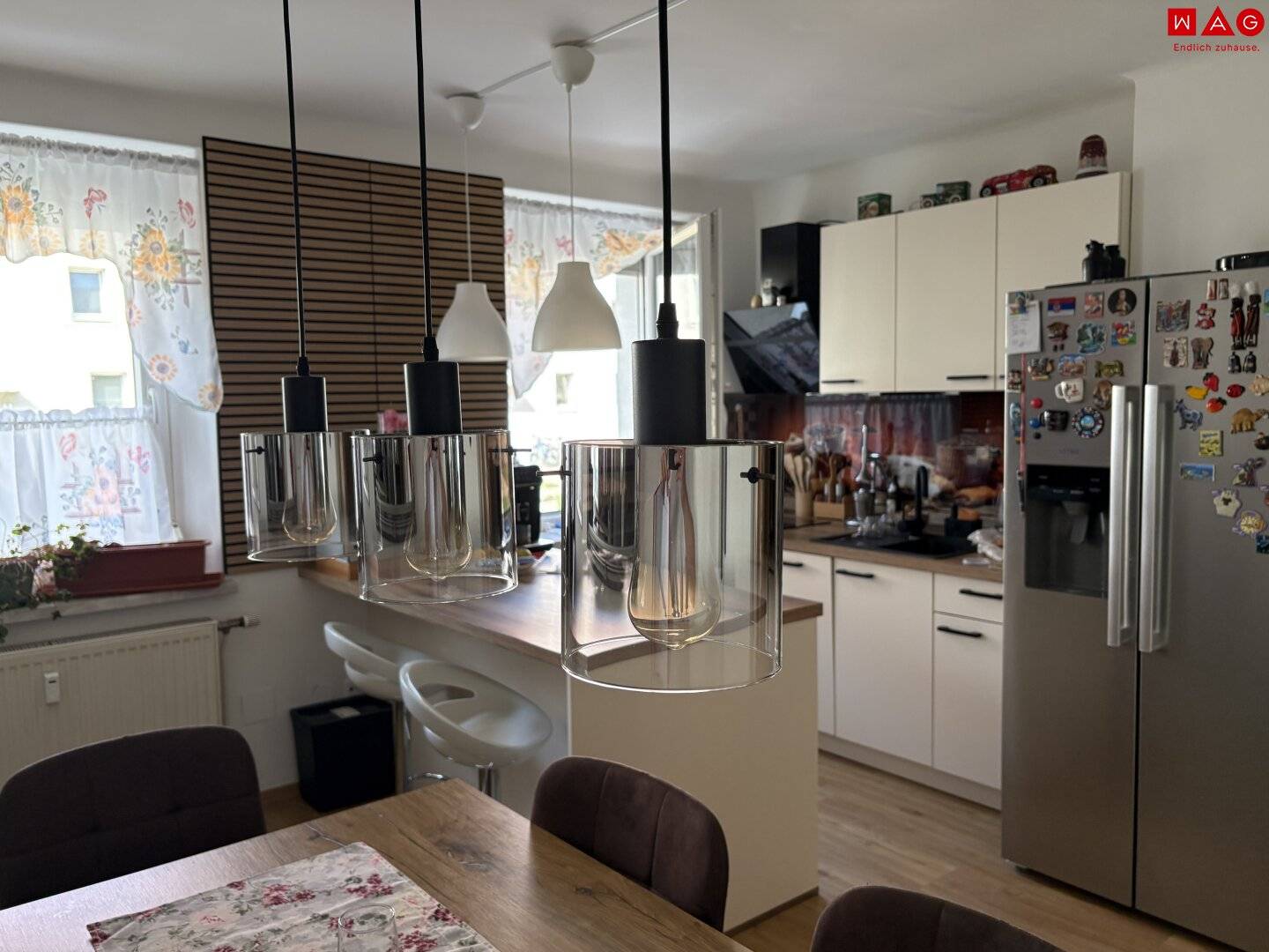 Feel-good made easy: bright rooms and an inviting atmosphere make this 2-room apartment with open kitchen a lovely home in a quiet green location - available from December