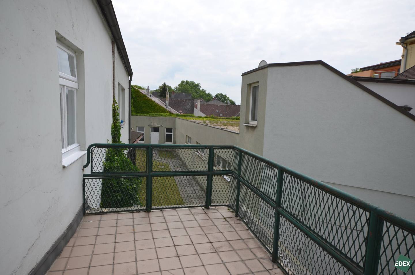 Quiet 4-room apartment with balcony