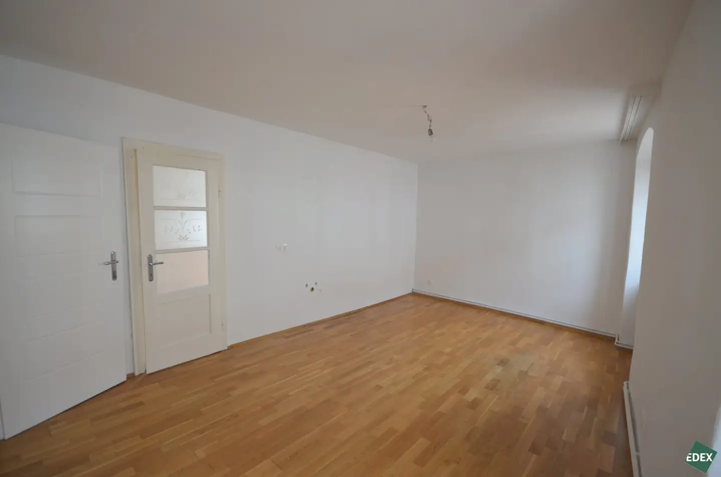 Quiet 4-room apartment with balcony