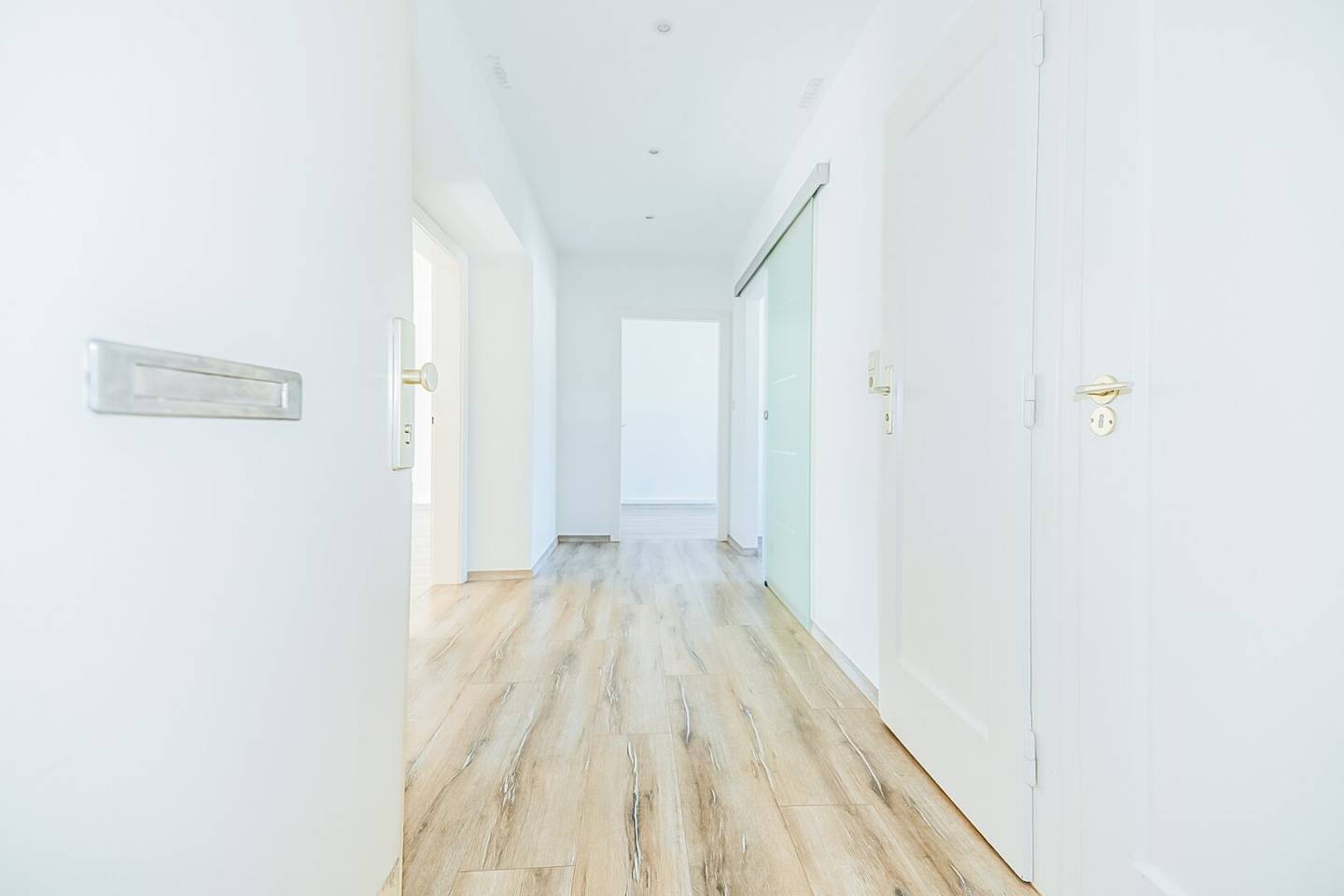 I WOW I PETS WELCOME I BALCONY I CARPORT I SHOWER I MODERN KITCHEN I 3 ADDITIONAL ACCESSIBLE ROOMS I PROJEKT WOHNEN I AVAILABLE IMMEDIATELY