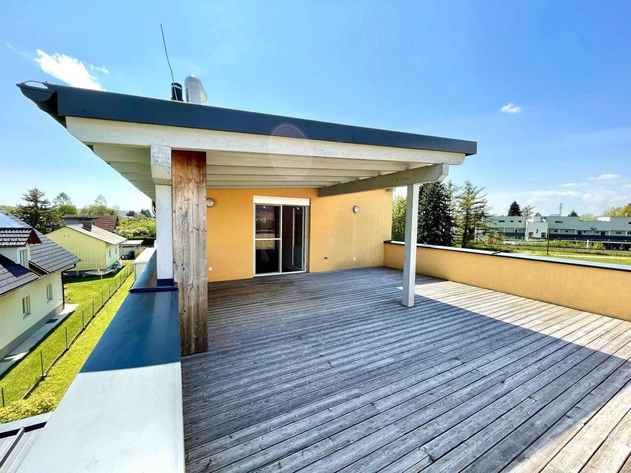 Penthouse apartment with XXL rooftop terrace with south west orientation in Graz district Liebenau - Commission free!