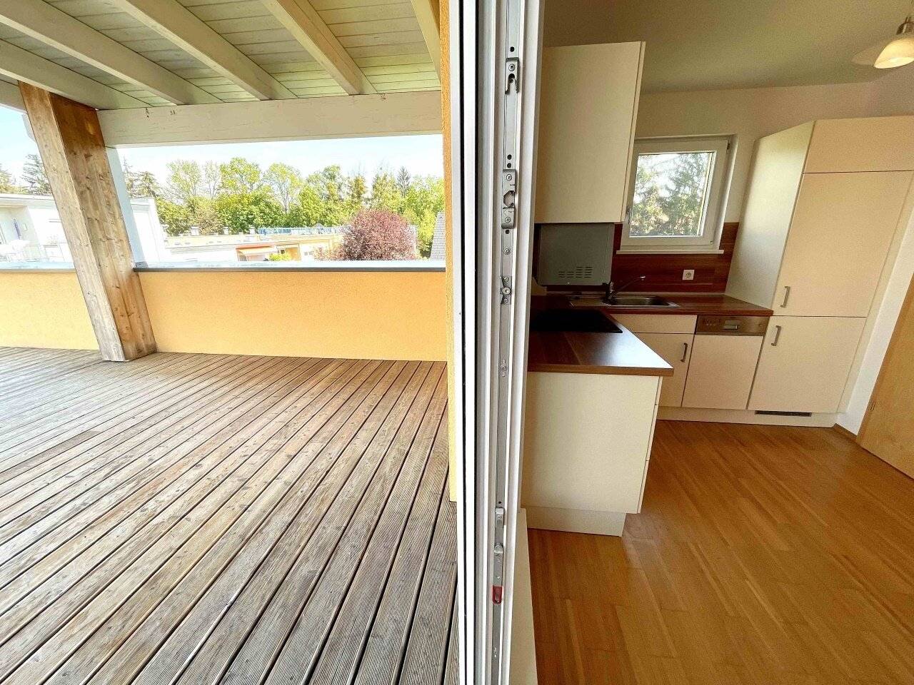 Penthouse apartment with XXL rooftop terrace with south west orientation in Graz district Liebenau - Commission free!