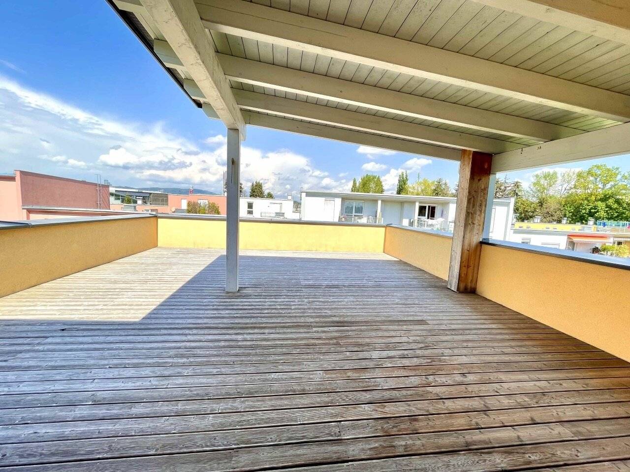 Penthouse apartment with XXL rooftop terrace with south west orientation in Graz district Liebenau - Commission free!
