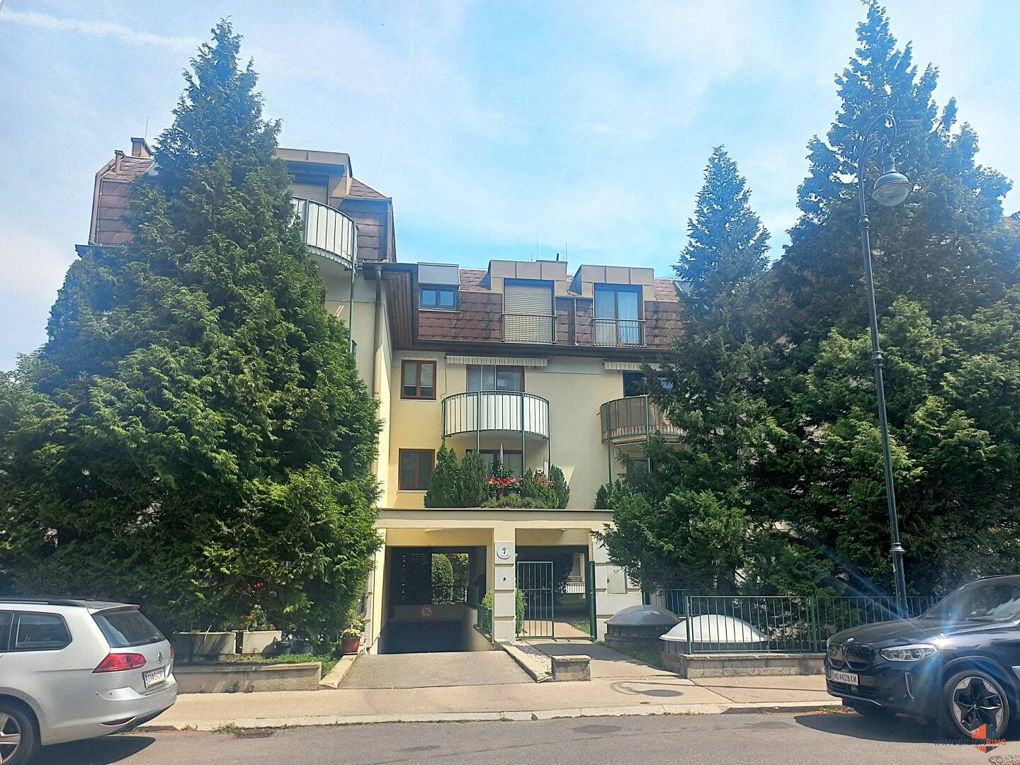 Large studio with balcony in the heart of Baden