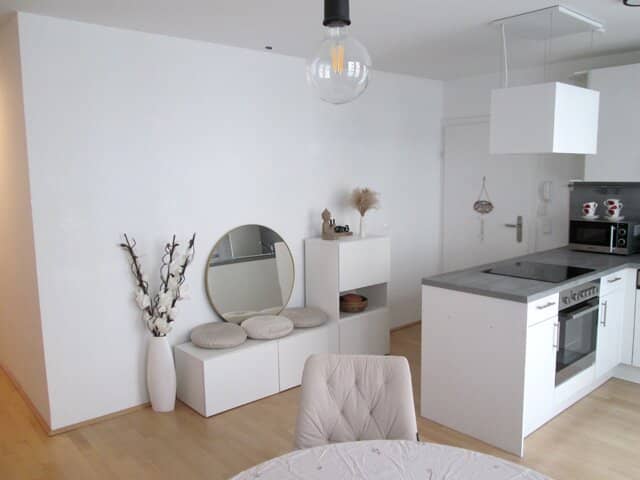 Modern Wohnen mit Balkon - Nähe U3 und Donaukanal! Möbliert mit Ablöse!