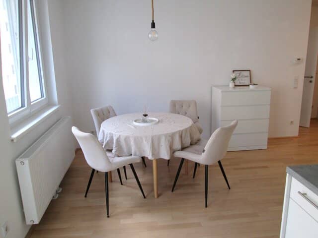 Modern Wohnen mit Balkon - Nähe U3 und Donaukanal! Möbliert mit Ablöse!