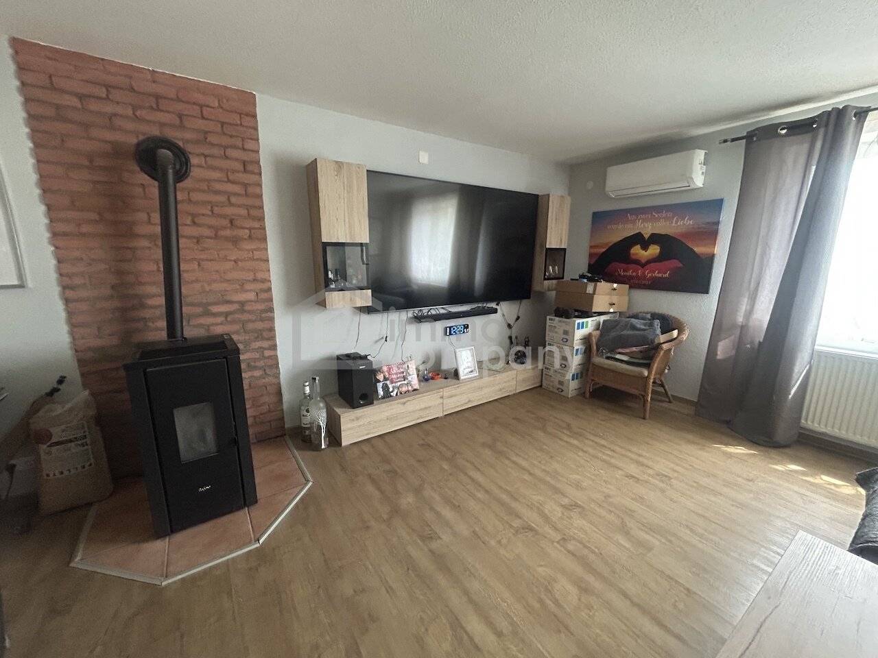 Partially renovated farmhouse in Heiligenkreuz seeks skilled hands