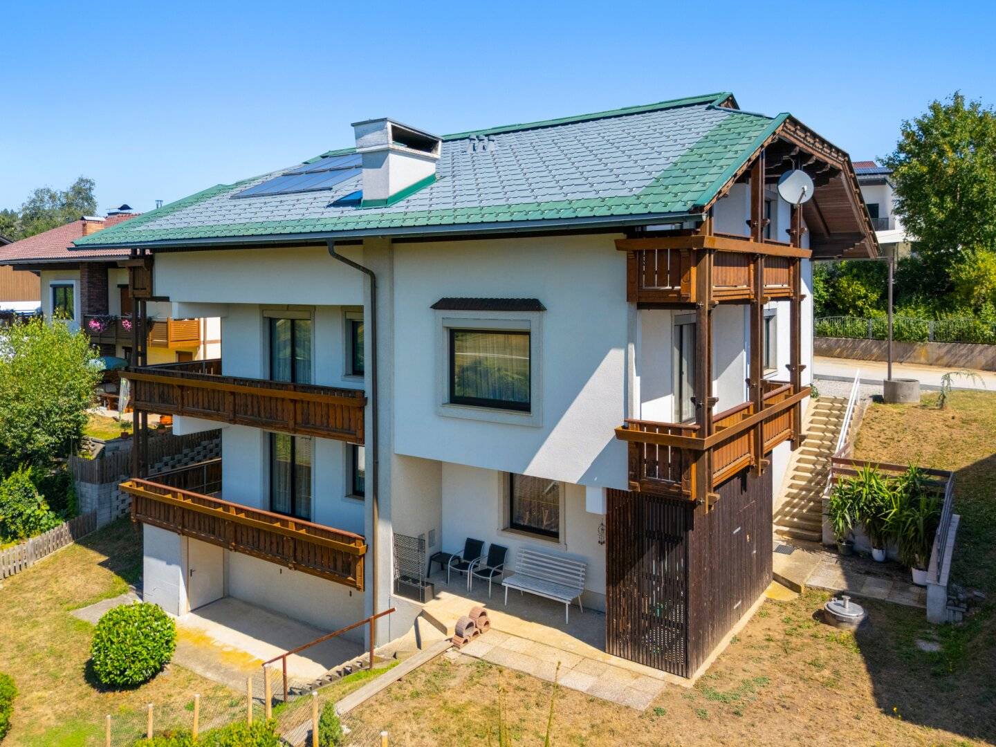 Viel Platz, viele Möglichkeiten: Ein-/Zweifamilenhaus mit ca. 340 m² Wohnfläche in Völkermarkt