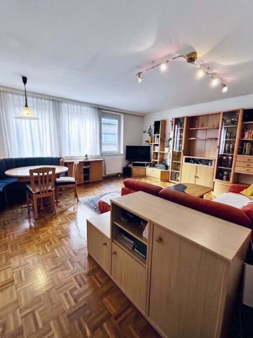 Charming 3-room apartment with underground parking space in the heart of the 7th district