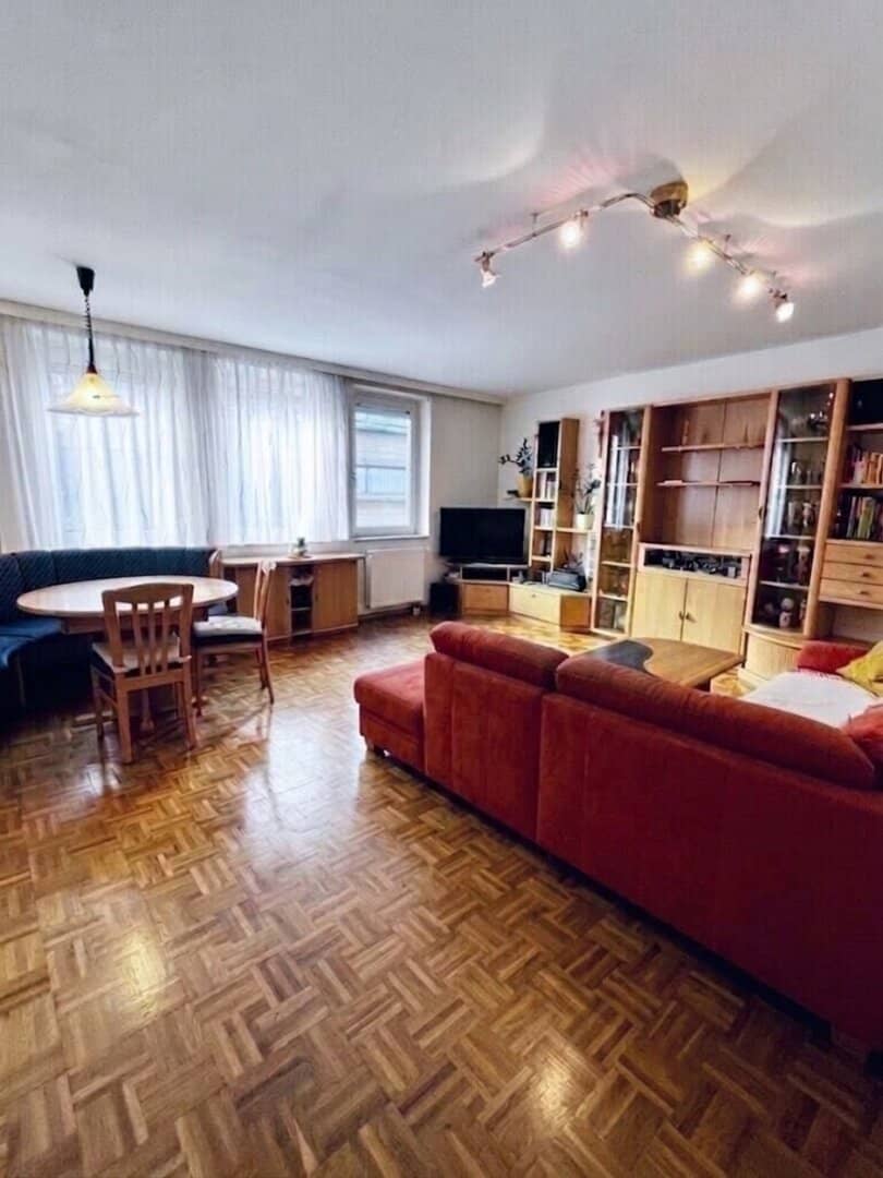 Charming 3-room apartment with underground parking space in the heart of the 7th district