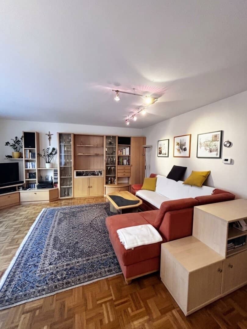 Charming 3-room apartment with underground parking space in the heart of the 7th district