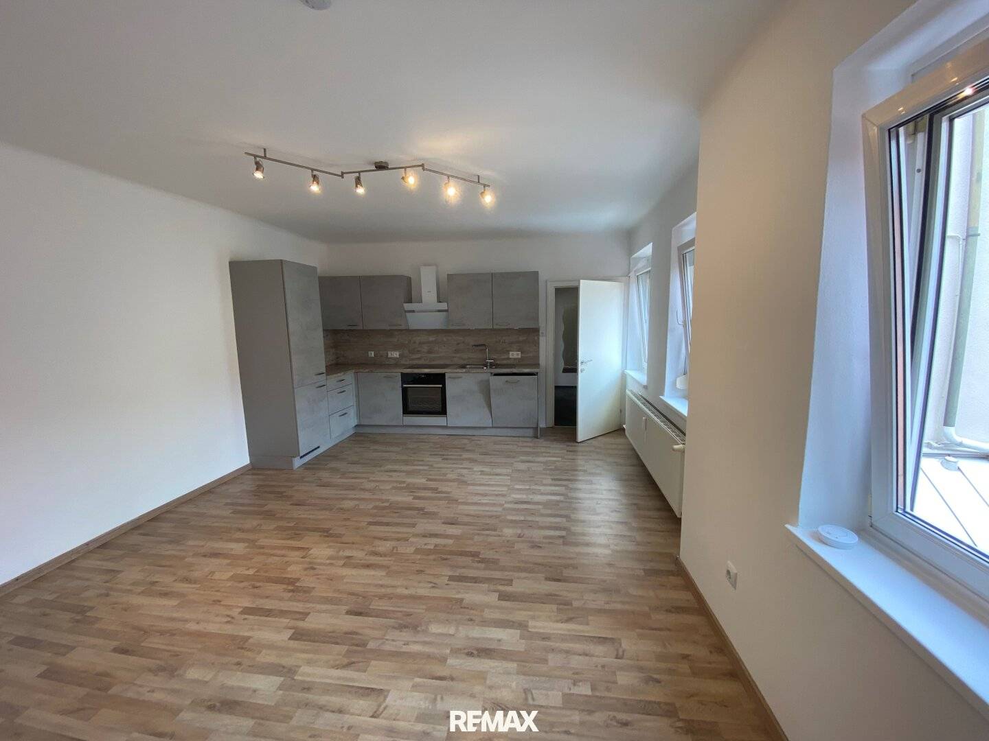 Solid investment property: Well laid out flatshare apartment near University