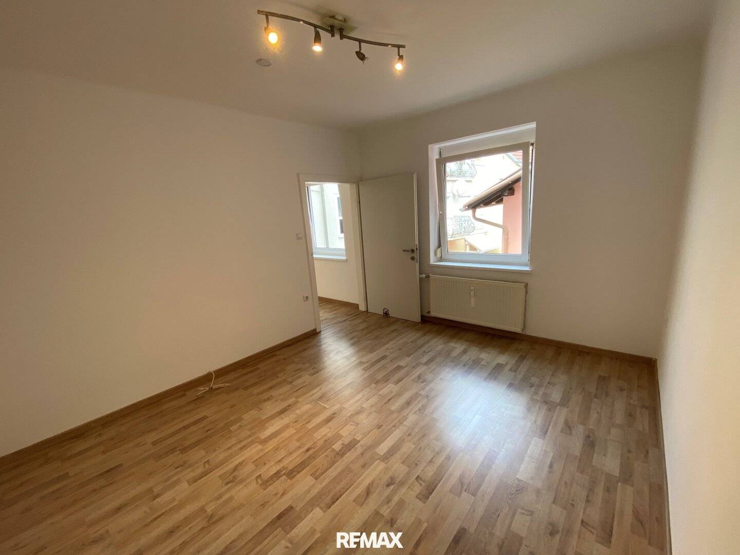 Solid investment property: Well laid out flatshare apartment near University