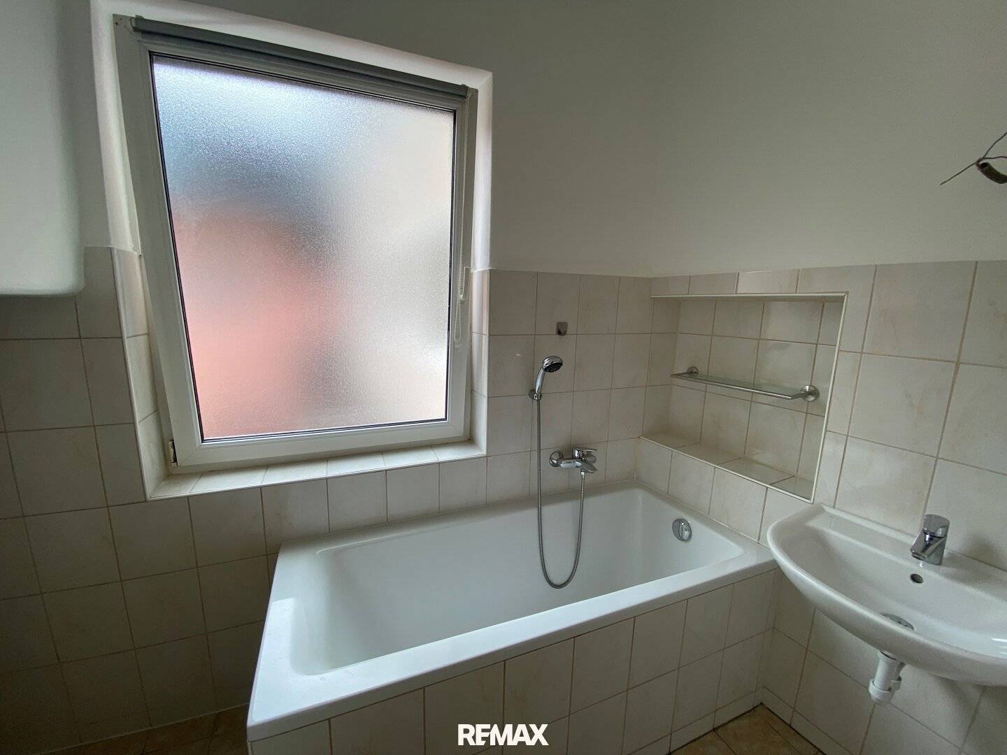 Solid investment property: Well laid out flatshare apartment near University