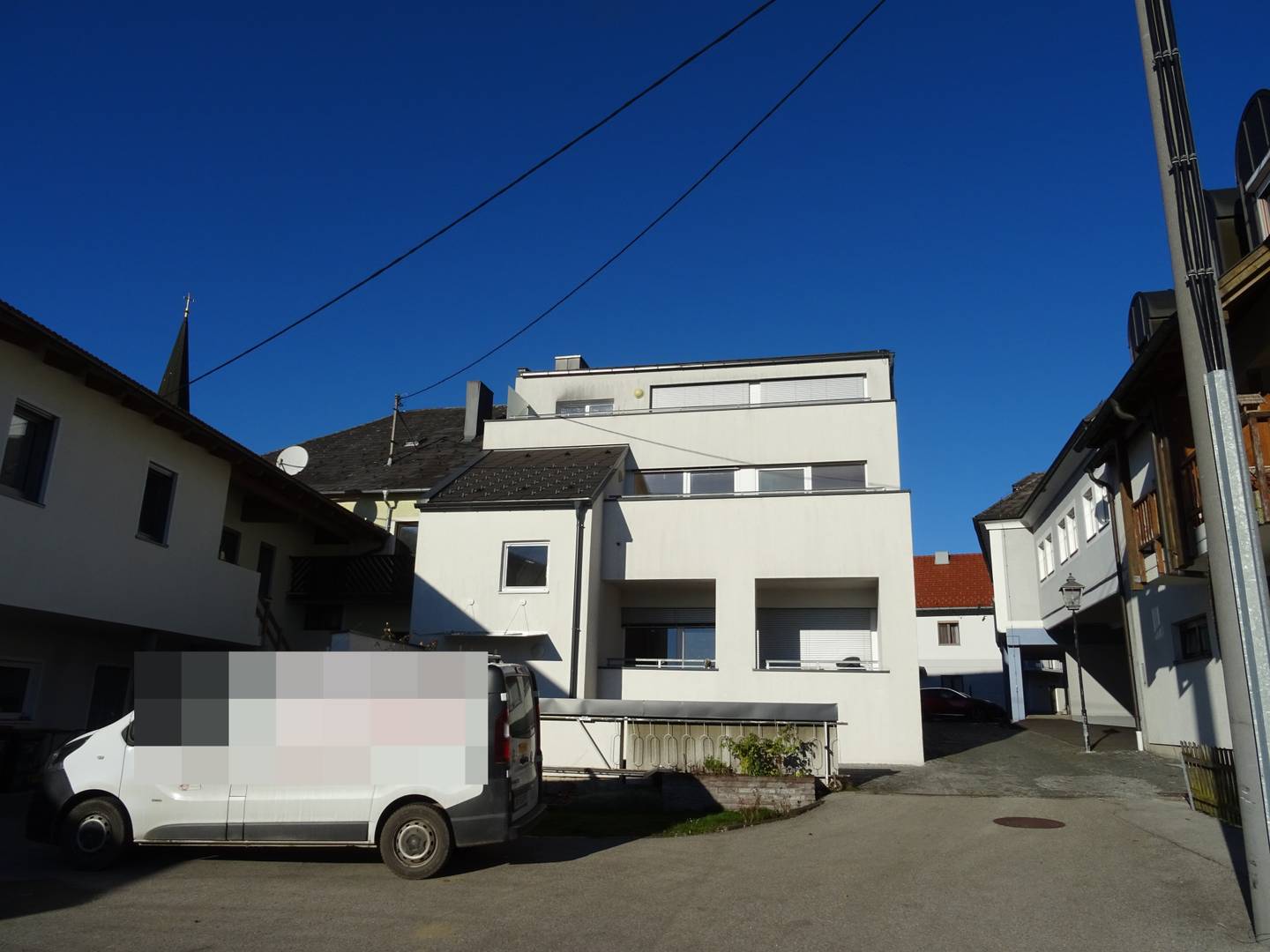 Helle Dachgeschosswohnung am Marktplatz frisch renoviert
