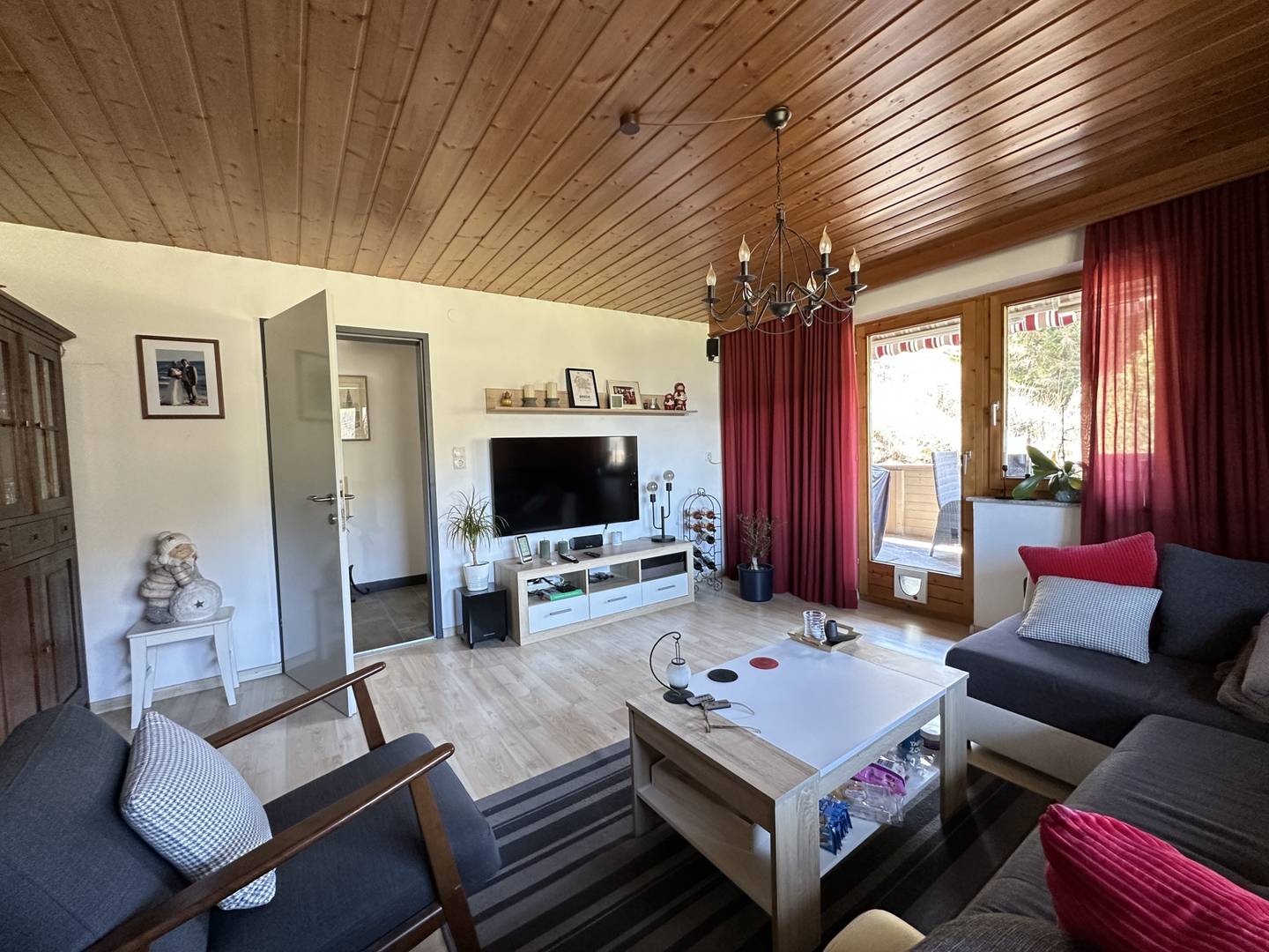 Anlegerwohnung mit Aussicht und Balkon