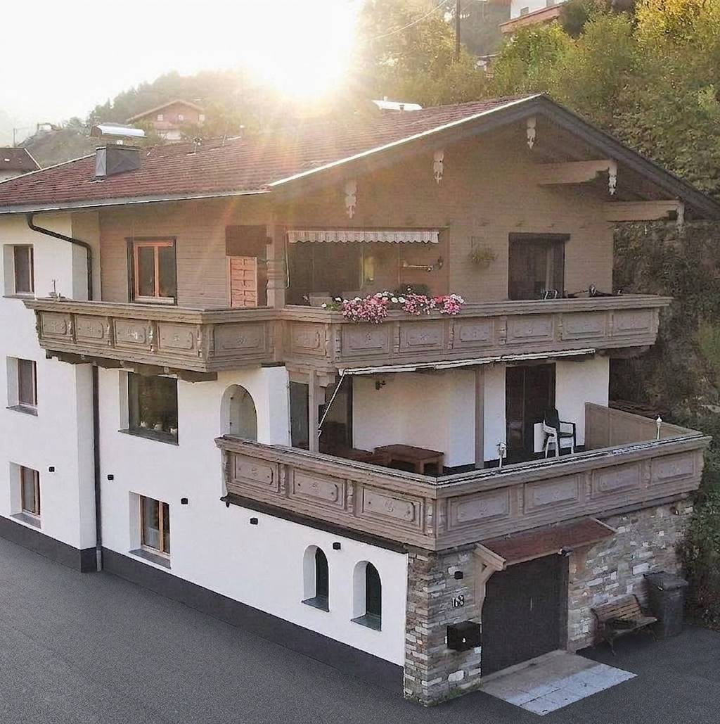 Anlegerwohnung mit Aussicht und Balkon