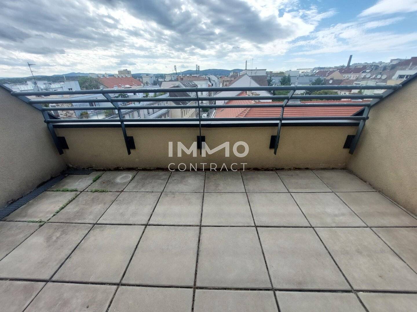 Open-ended 3-room attic maisonette with 2 terraces suitable for flatshare | UNBEFRISTET. 3-Zimmer DG Maisonette mit 2 Terrassen, WG Eignung