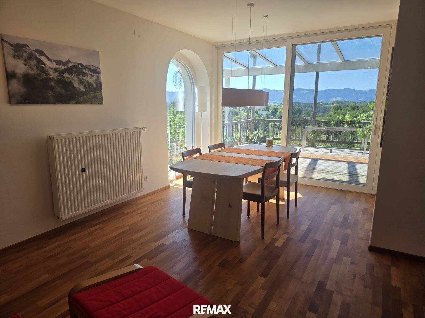 Handwerk mit Charakter – helles, warmes Zuhause mit Aussicht und Privatsphäre!