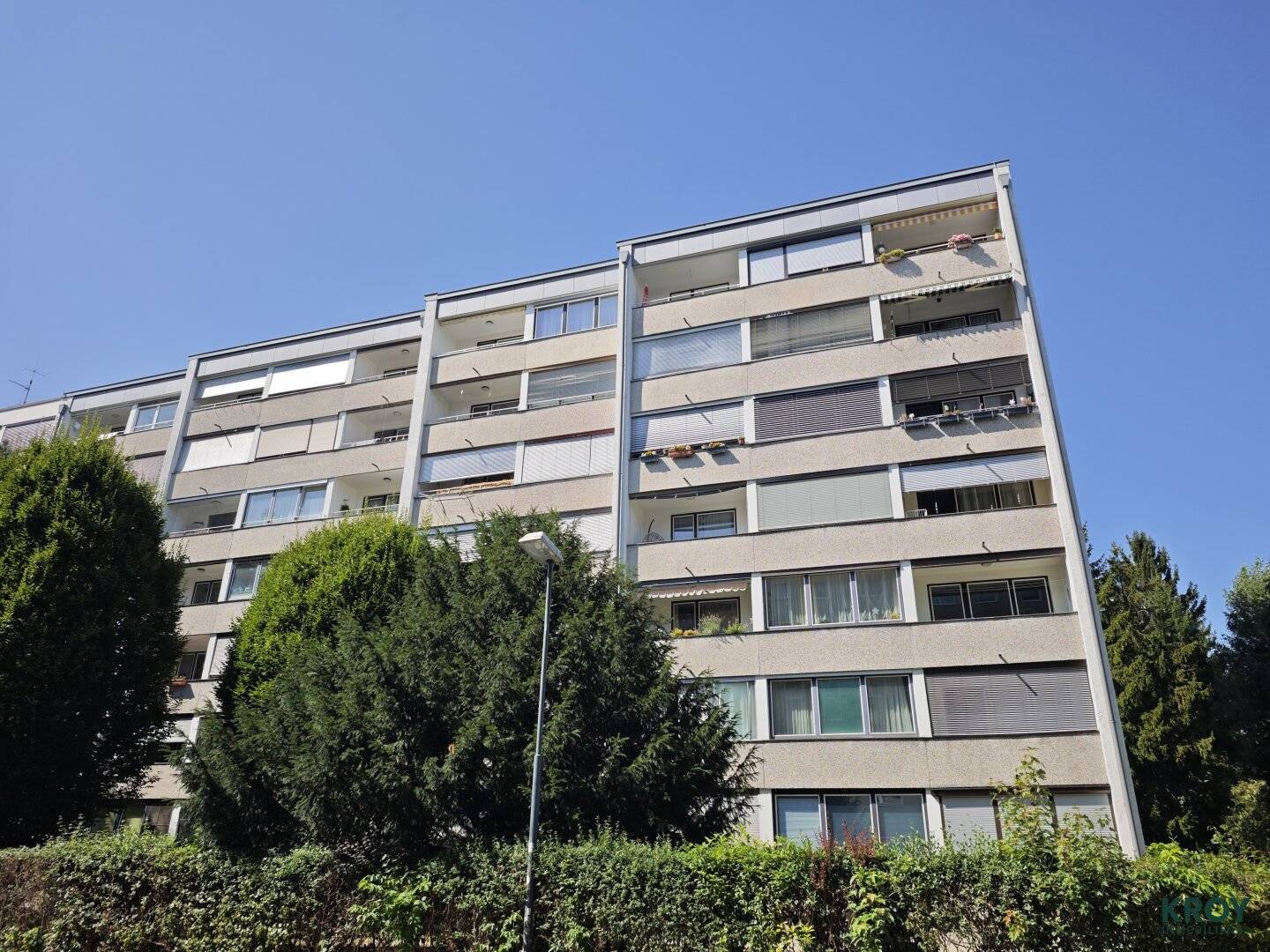 Well-kept 2-room apartment with south loggia - urban location Lehen