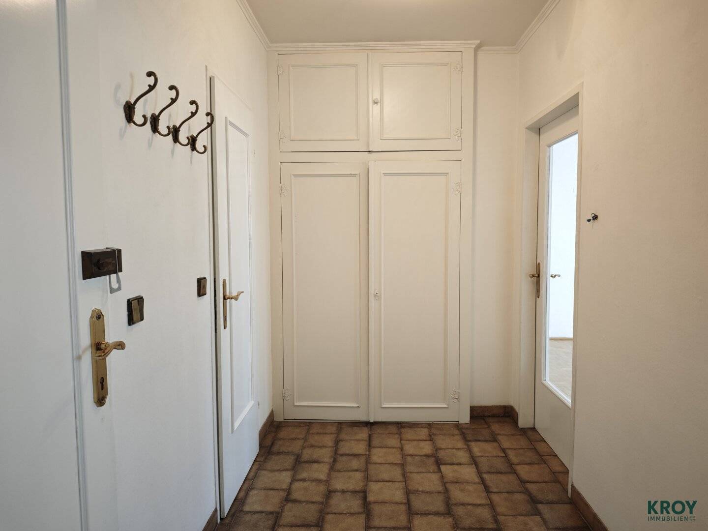 Well-kept 2-room apartment with south loggia - urban location Lehen