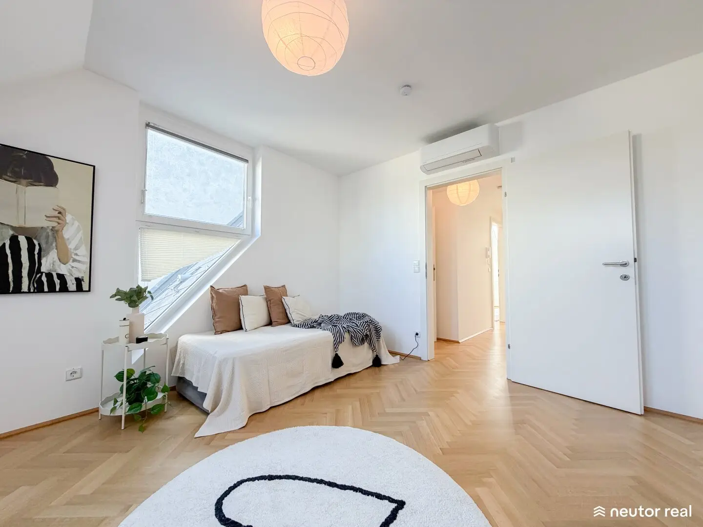 Stylish living in the heart of Vienna: Bright penthouse maisonette with air conditioning and roof terrace with view of St. Stephen's Cathedral