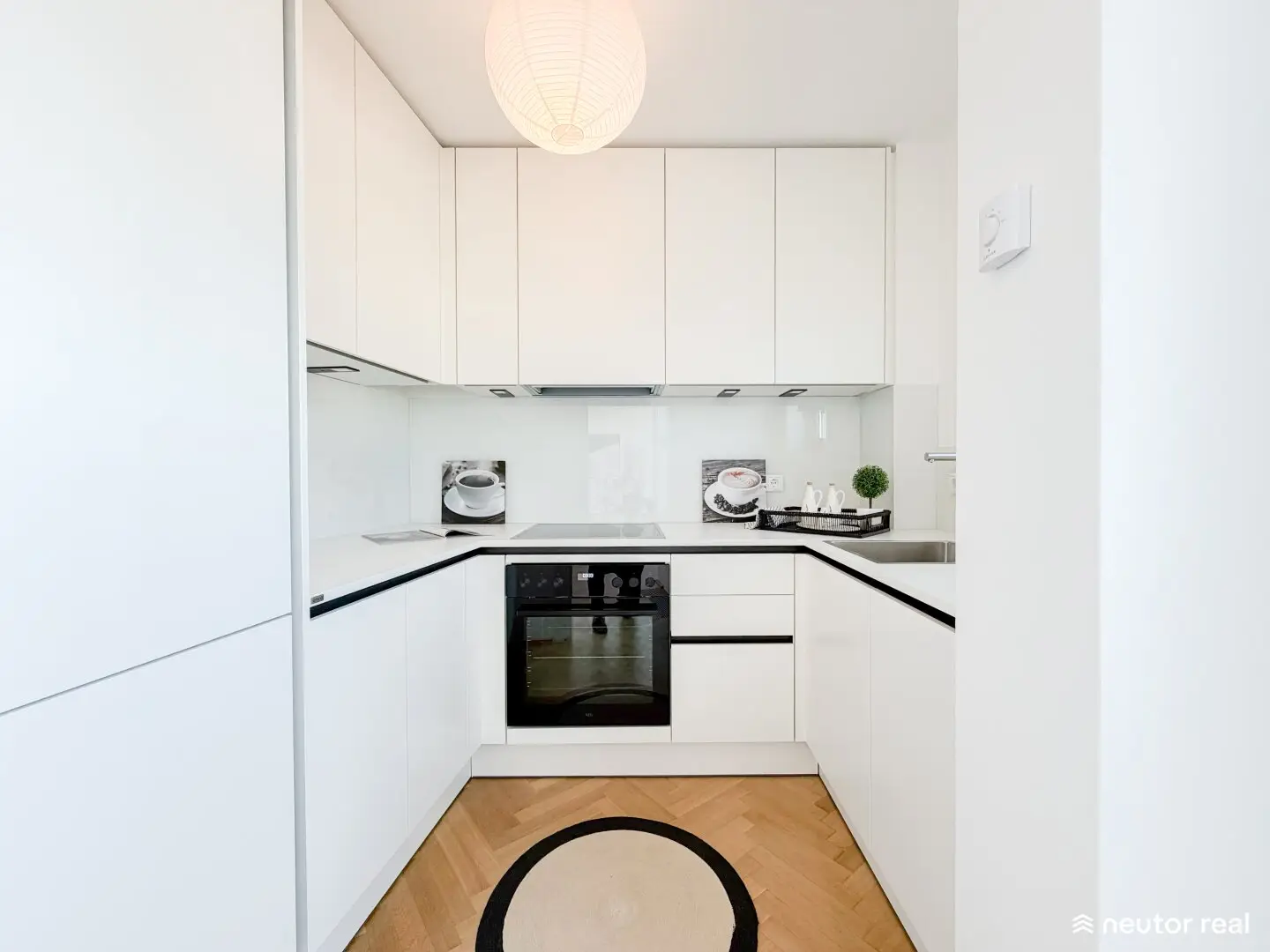 Stylish living in the heart of Vienna: Bright penthouse maisonette with air conditioning and roof terrace with view of St. Stephen's Cathedral