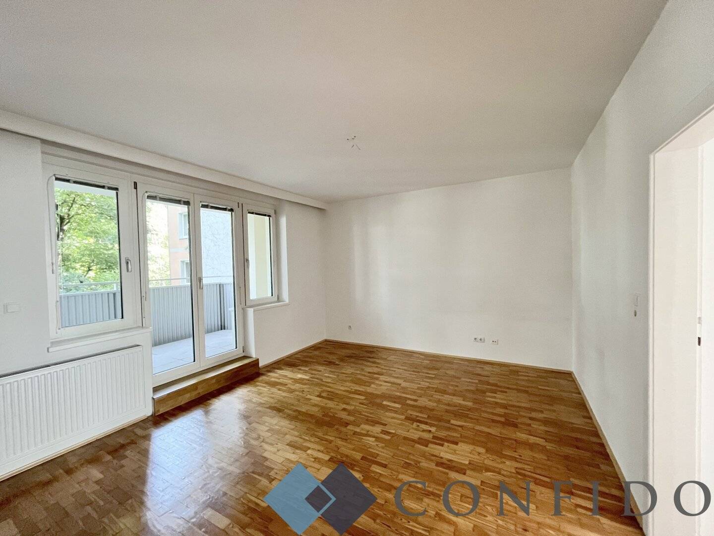 HOFZEILE - Spacious 2 room apartment with balcony in attractive location