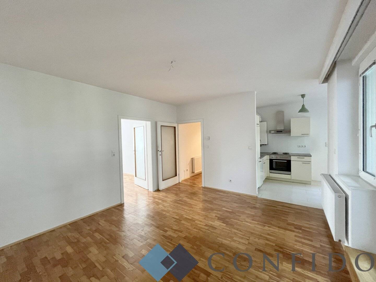 HOFZEILE - Spacious 2 room apartment with balcony in attractive location