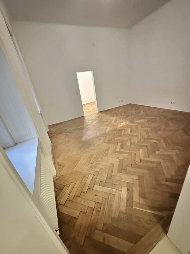 Unbefristete, nicht zentralbegehbare 2 Zimmer Stilaltbau- Wohnung nächst Urania nur 3 Gehminuten vom 1. Wiener Bezirk entfernt