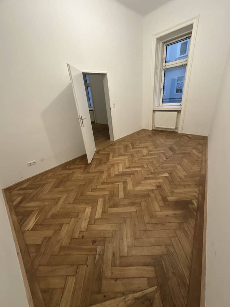 Unbefristete, nicht zentralbegehbare 2 Zimmer Stilaltbau- Wohnung nächst Urania nur 3 Gehminuten vom 1. Wiener Bezirk entfernt