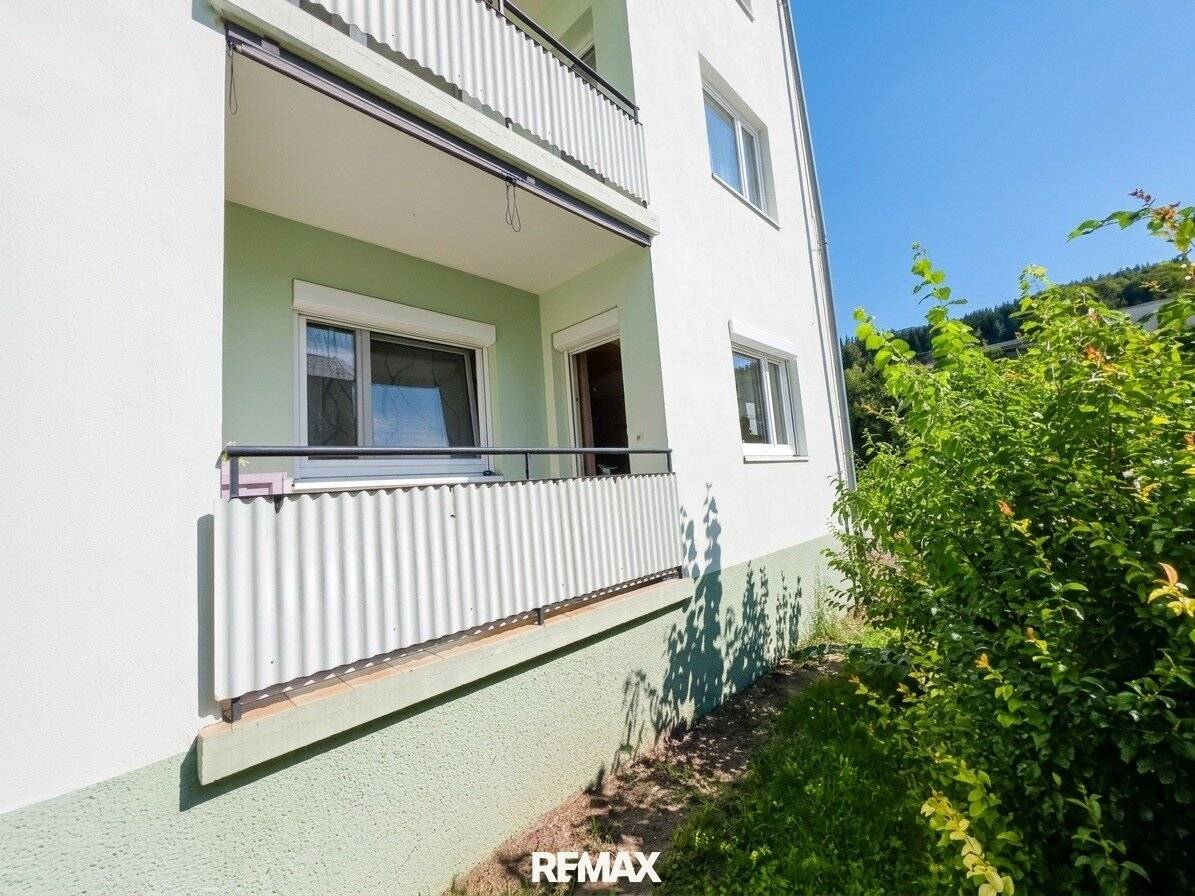 Helle 4 Zimmerwohnung mit Balkon