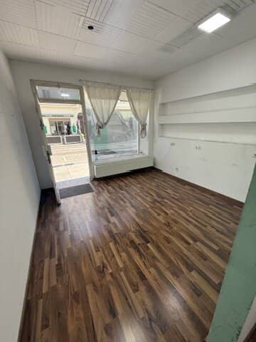 Top office in 1160 Vienna, ground floor, 2 rooms, well maintained, rent 570.60 €