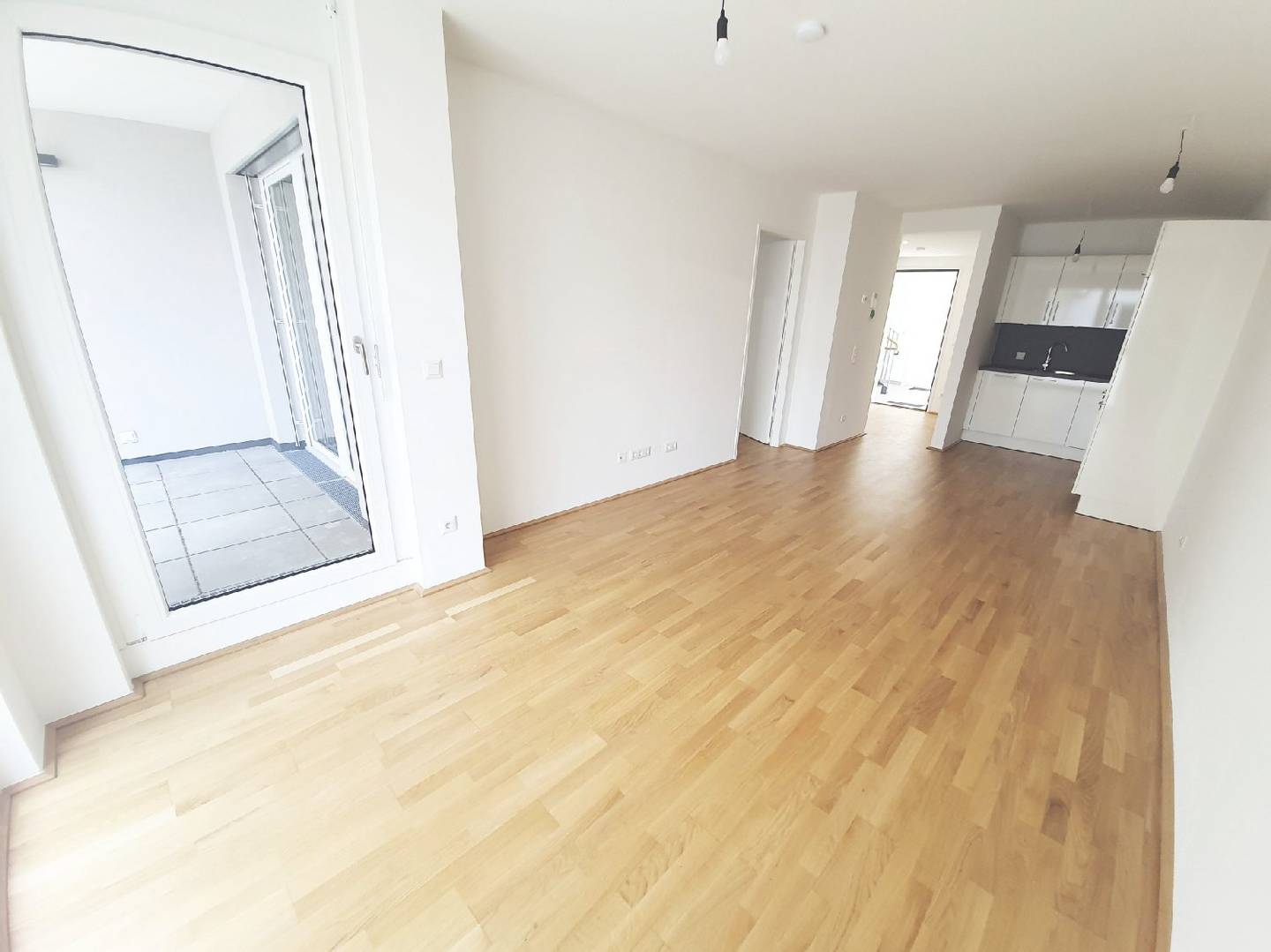 Moderne Wohnung mit Loggia und Blick ins Grüne