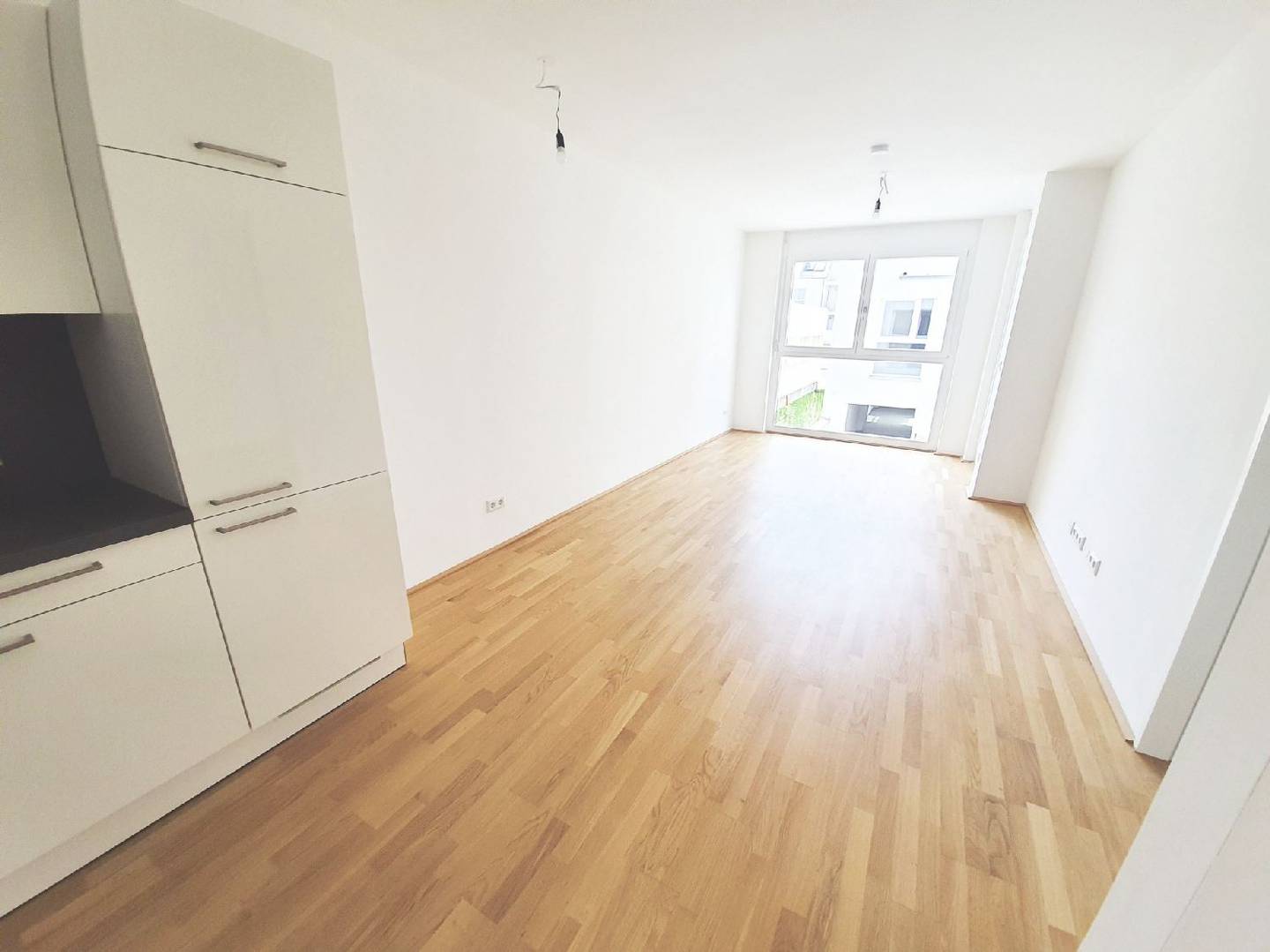 Moderne Wohnung mit Loggia und Blick ins Grüne