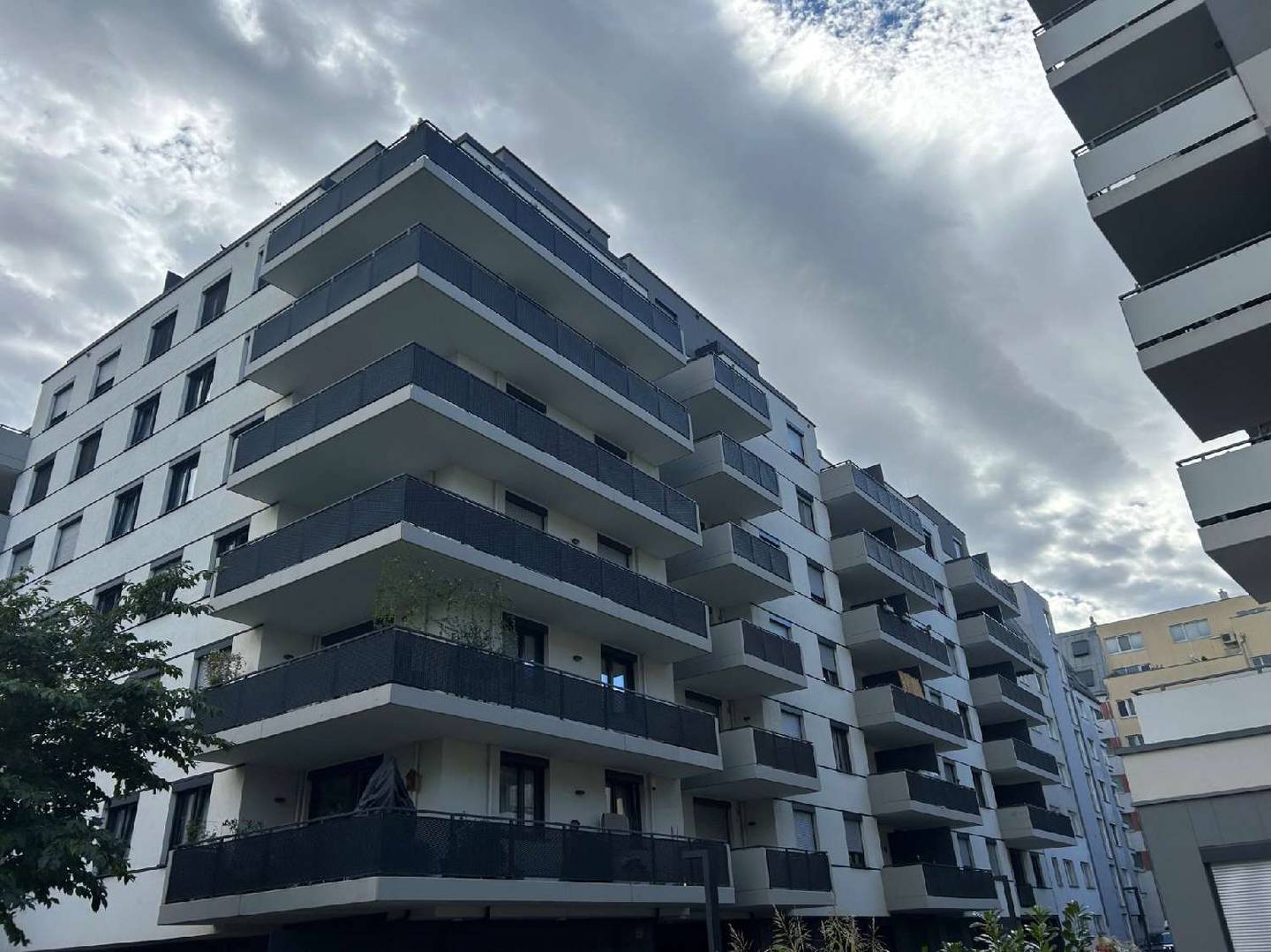New build apartment with sunny balcony and parking space