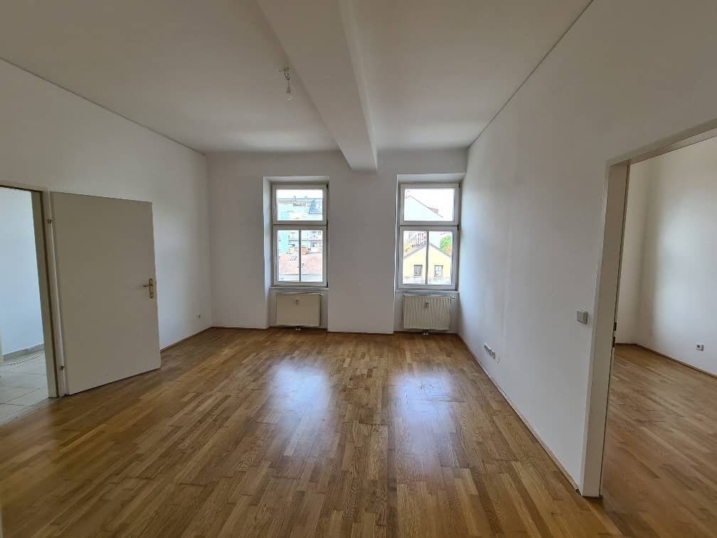Wohnung in renovated period building with lift and rented