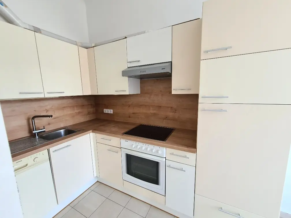 Wohnung in saniertem Gründerzeithaus mit Aufzug und vermietet