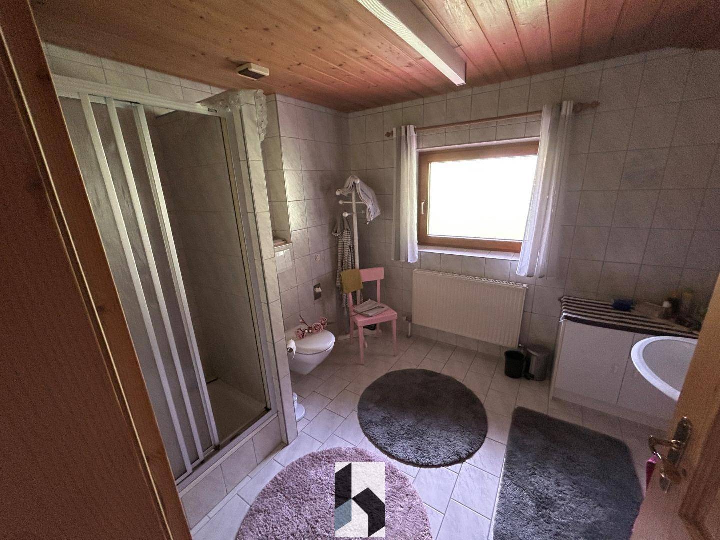 Helle Wohnung mit großem Balkon und Aussicht im Ötztal