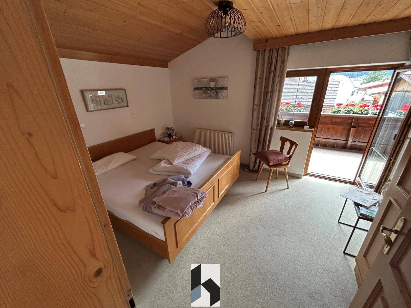 Helle Wohnung mit großem Balkon und Aussicht im Ötztal