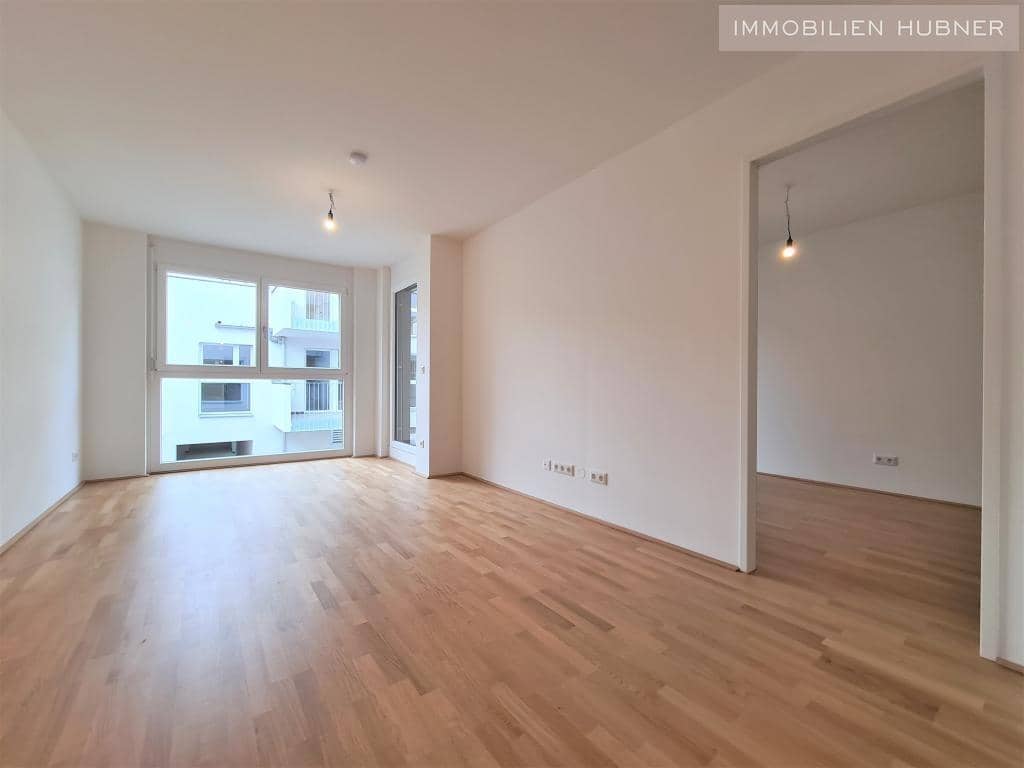 Modern well equipped Wohnung with balcony near Shopping Center Nord