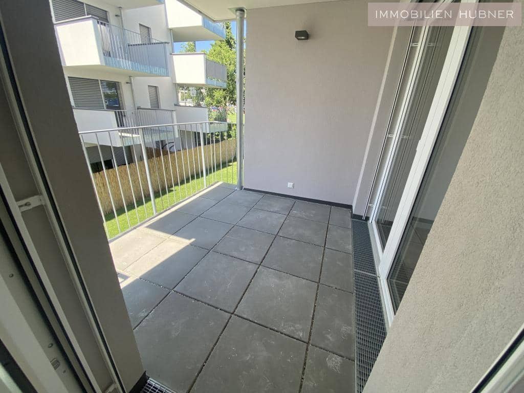 Modern well equipped Wohnung with balcony near Shopping Center Nord